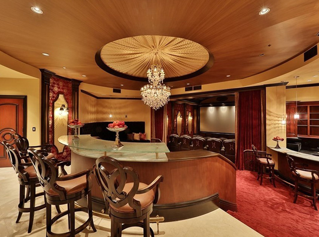 Jeffree Star S New Mega Mansion Is 14 6 Million Of Luxury Go Inside E Online